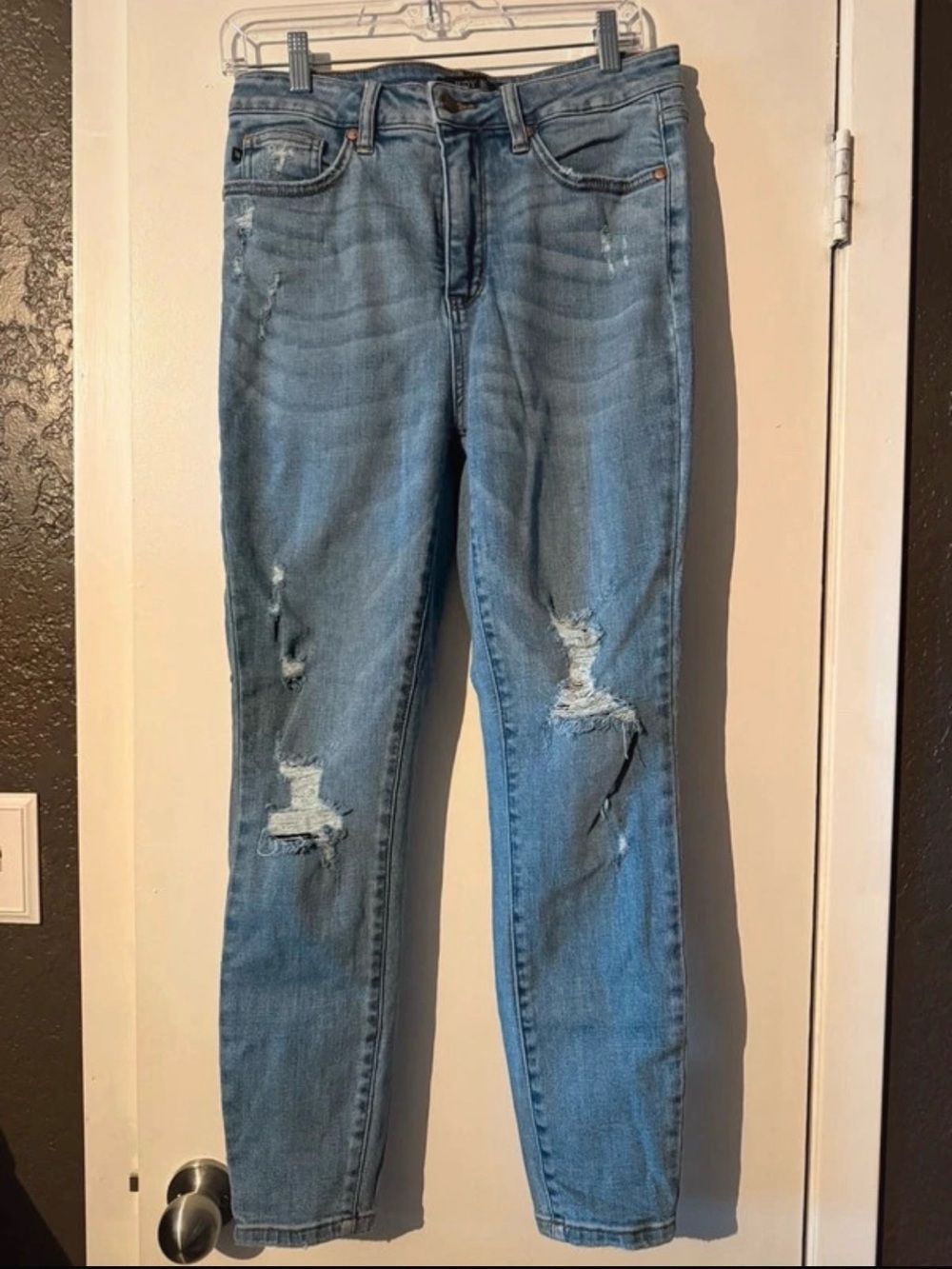 Judy Blue Women’s Distressed Light Blue Jeans